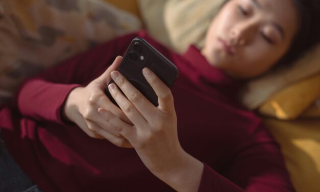 How Text Messages Help Bereaved People Feel Less Alone in Their Grief